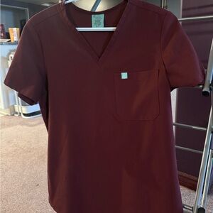 Burgundy Garde Malade scrub set